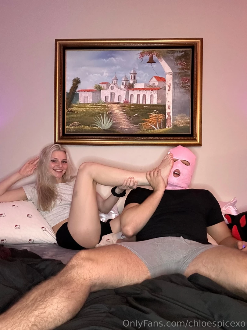 Doing a b g collab soon with fortniteitemshop any suggestions on what 