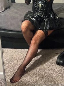 These legs wrapped around you in a vice-like grip so you can t escape