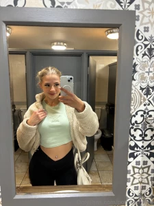 Wanna see what i look like without all the layers check out my