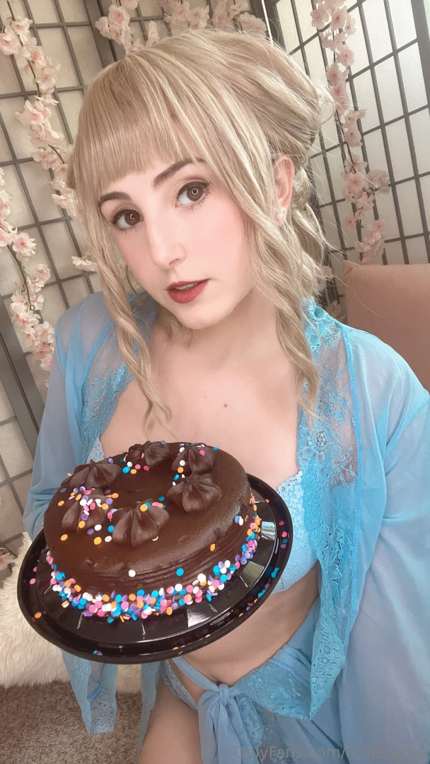 Happy thursday my flowers a little birthday set for you to enjoy for 