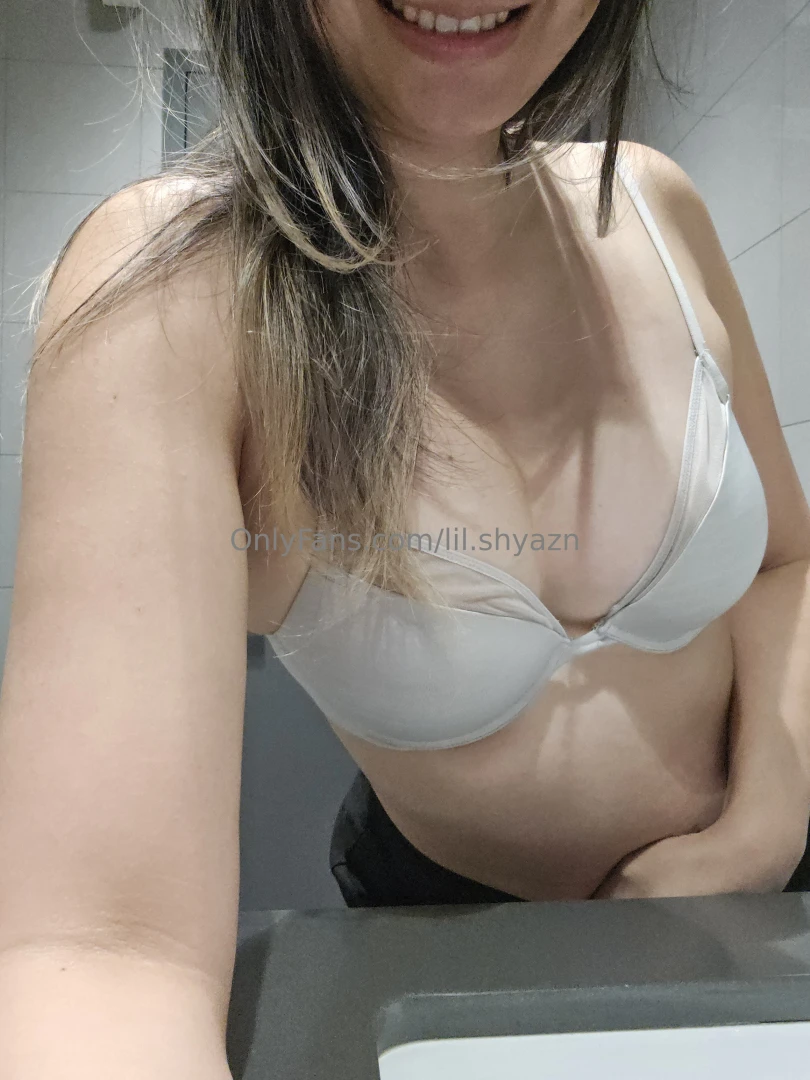 Good morning wanna play a game guess what my favorite color is guess part 1 