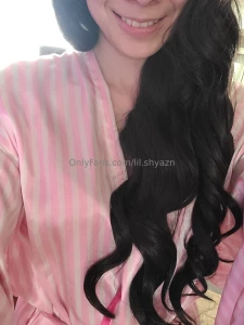 Happy monday what am i hiding under the robe today