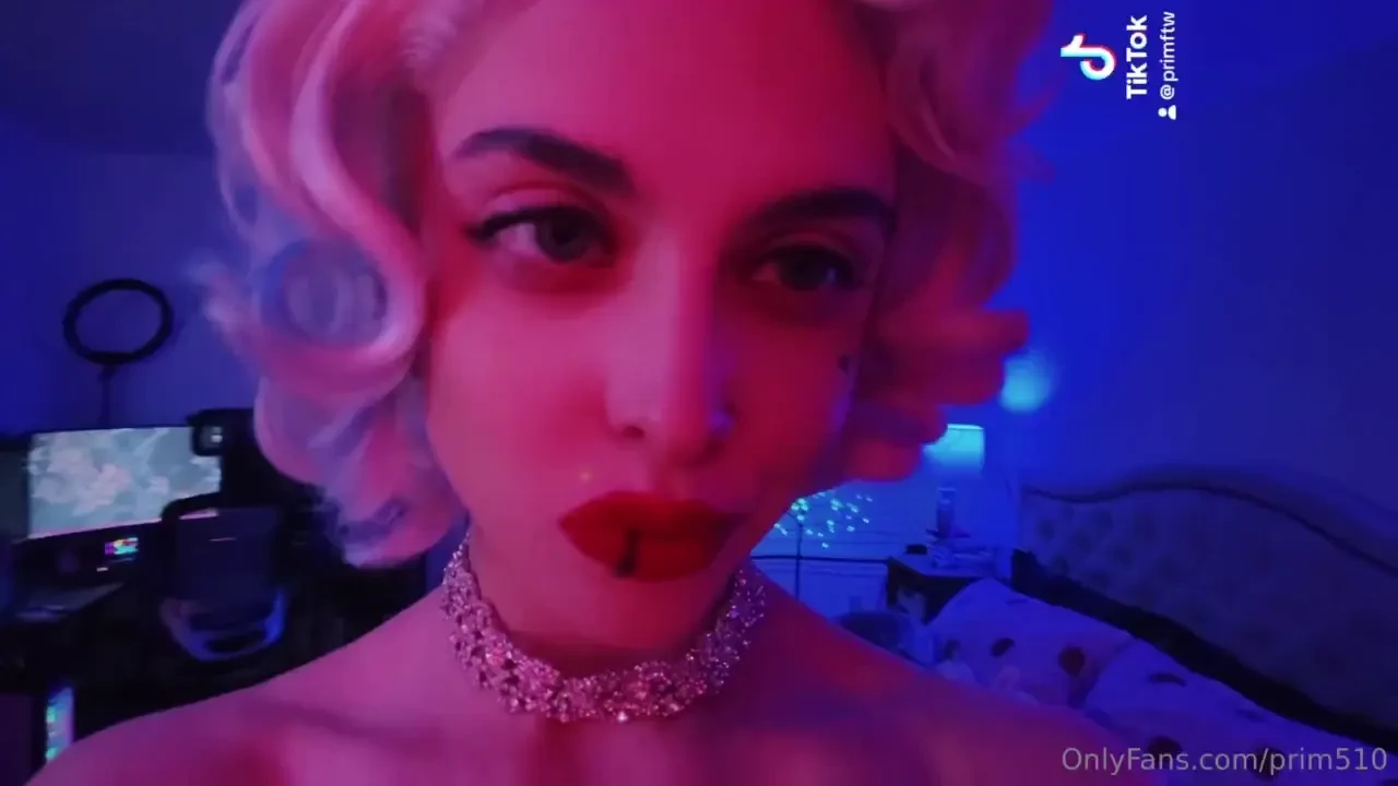 What better way to bring in the new year than to love me bigass 