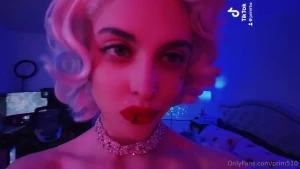 What better way to bring in the new year than to love me bigass