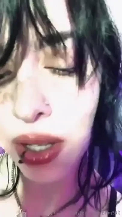 Where would you like these lips 