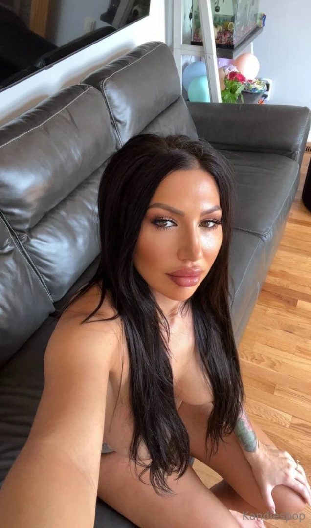 Wanna see the mistletoe on my panties you know the rules 