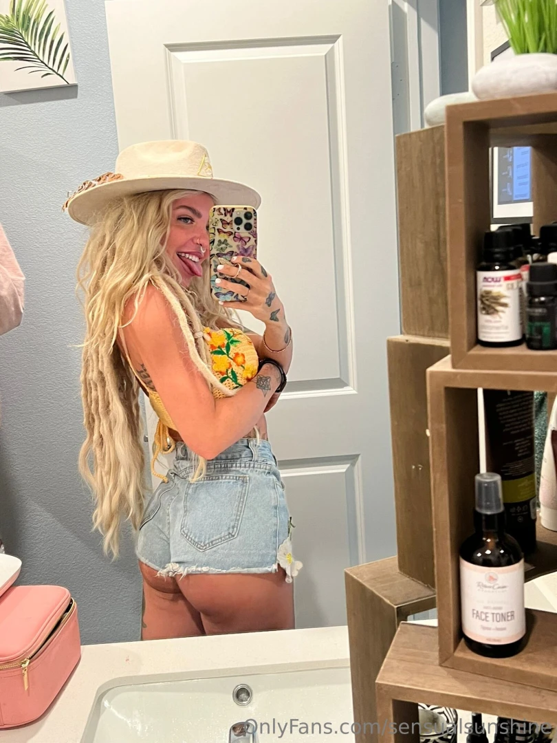 Short shorts cuz why not 