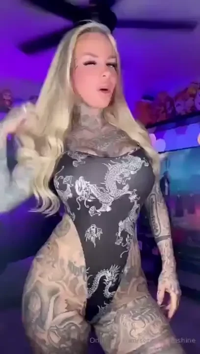 Introducing gymgamergirl germany s hottest fitness queen and gaming 