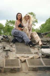 Who want to see me and louisa34xx play dress up