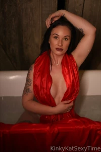 Wanna see me uncovered drop me a dm please remember to add a tip as i