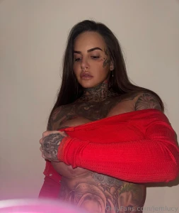 You ever take a pic and can t stop staring at it yeah thats me rn