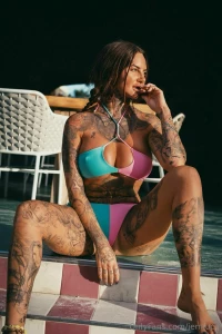 Check your dms for a hot xxx video