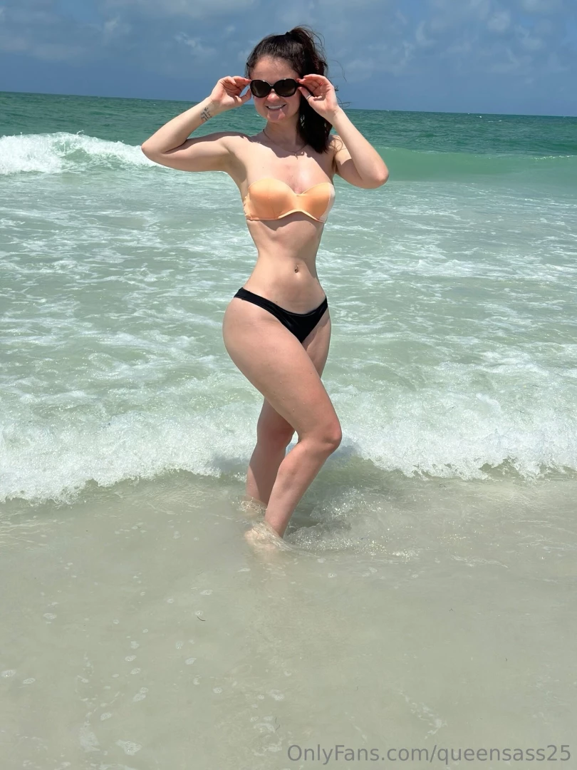 Beach days tip if you think this bikini looks good on me 