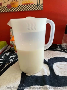 Anyone interested in freshly pumped home made mommy milk would you
