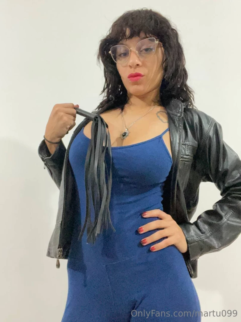 Your gorgeous mistress kateruler today will let you choose where you 