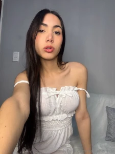 Am i seducing you with my simple look