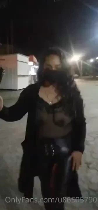 As me gusta salir a la calle ve como salgo a robarme las miradas 