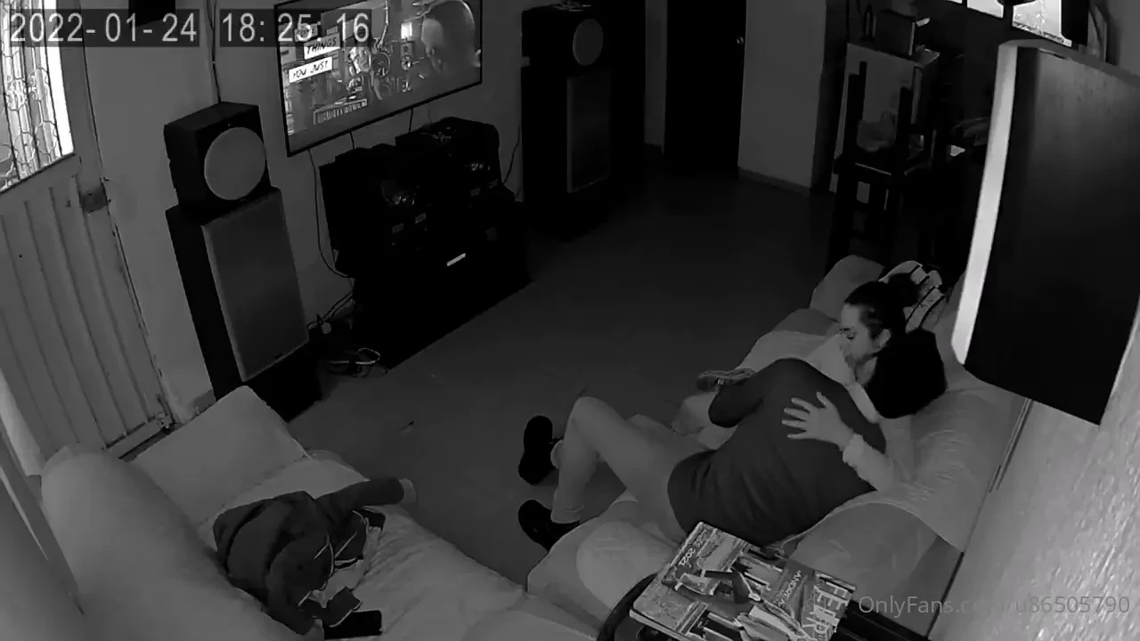 Ve lo que grabo la c mara de seguridad un rico tr o en el cual que la 