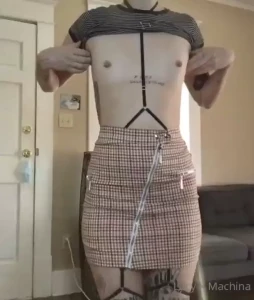 Would you date a girl that dressed like this in public