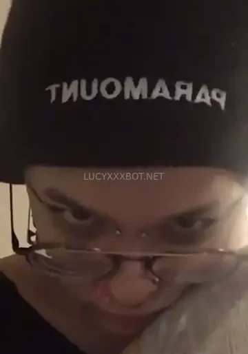 Skater girl poser can t even kickflip 