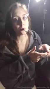 Hello baby how are you today i bring you a new little video smoking