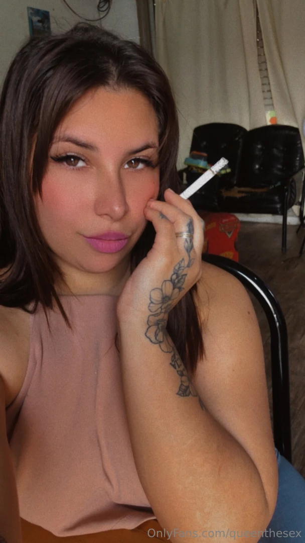 Any lovers who like women who smoke around here 