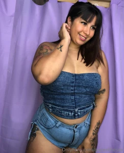 What do you think of the outfit i m wearing today