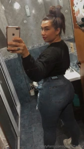 I have fans who love my fat ass let me know so i can upload more of it