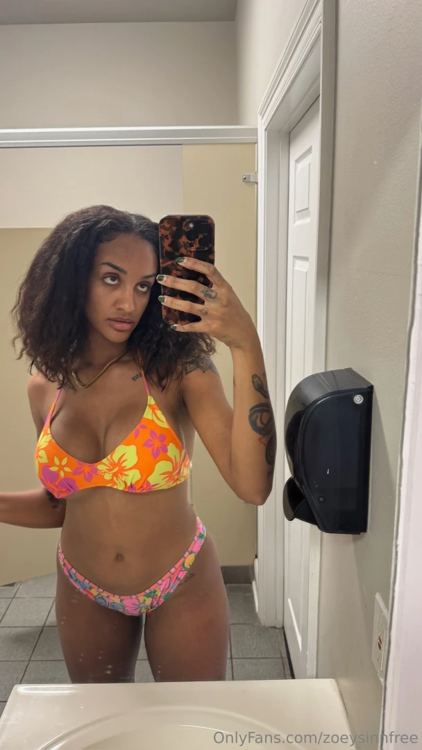 Tropical vibes but my humor is dark 