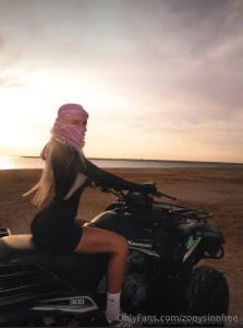 Wow selenavixenn is posting the craziest tapes in her page come chat part 25