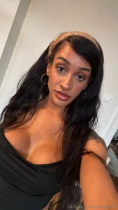 Do i look cute to you