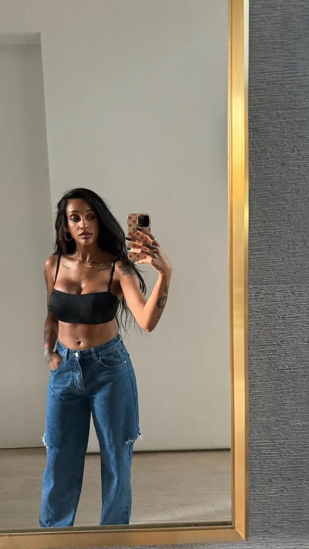 Take a look to the mirror 