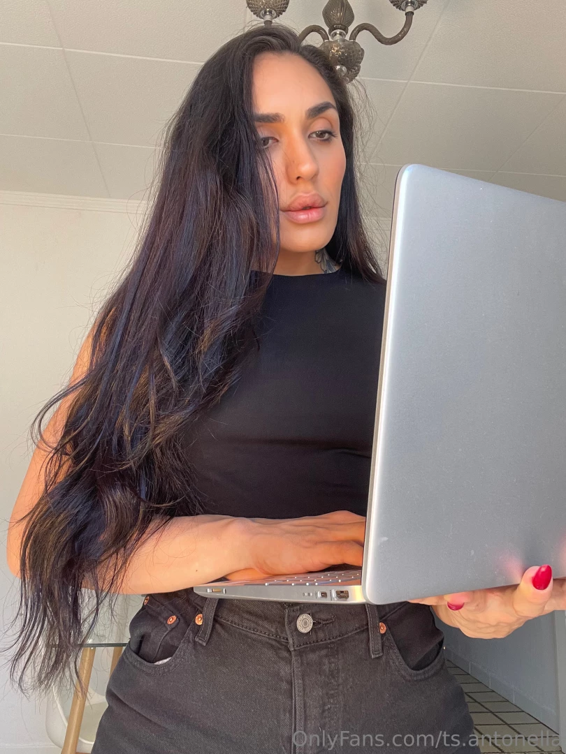 Honey i want to remind you that my page has started an advent calendar 