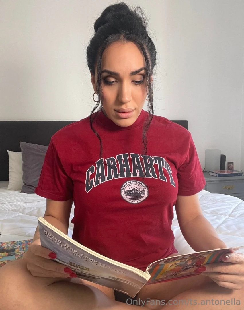 There are so many books in the world that i want to read today it s my 