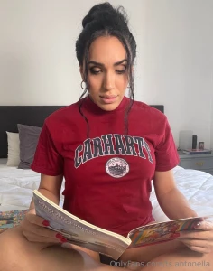 There are so many books in the world that i want to read today it s my