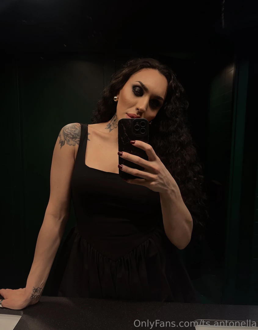 What do you think your clothes say about you 