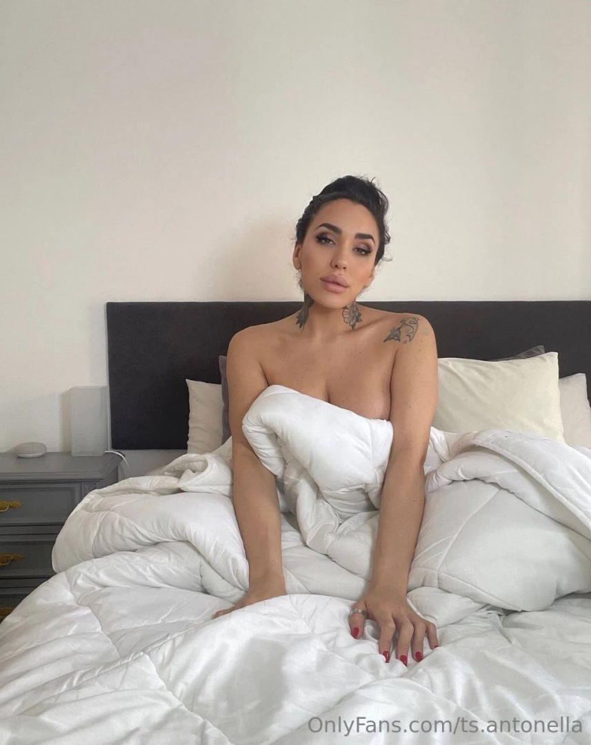 I love spending evenings watching old movies - they always have so 