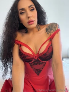 Monday is ending and i m just getting started who s still awake