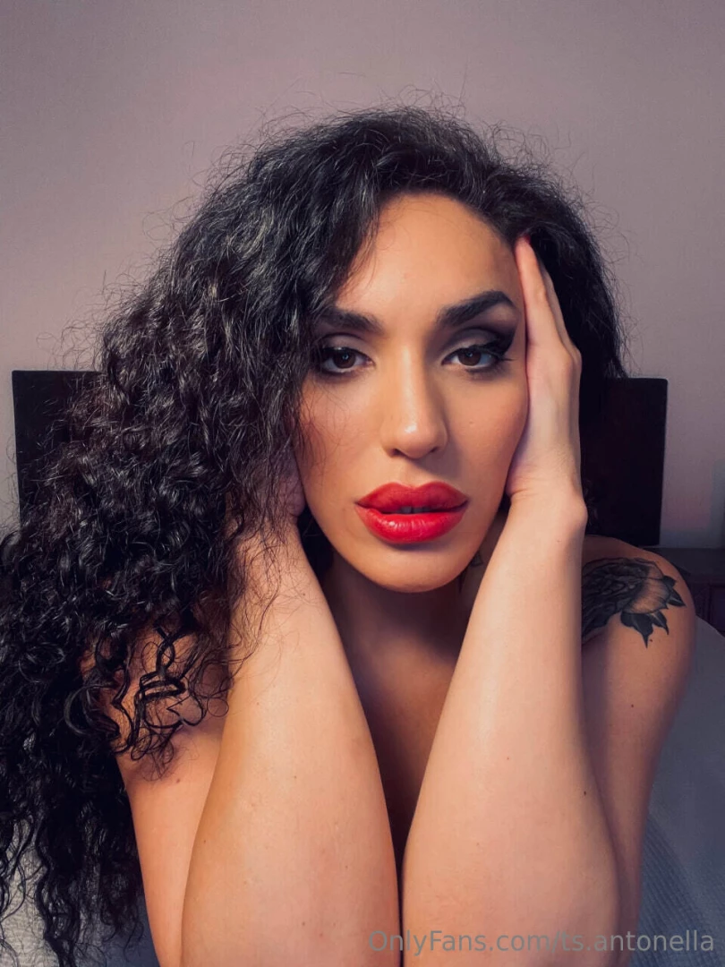 Fashion advice get rid of things you haven t worn in over a year give 