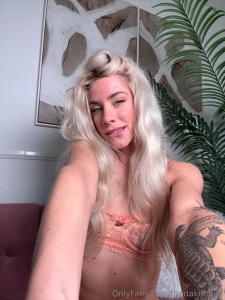 Wanna crawl in ur lap and never leave