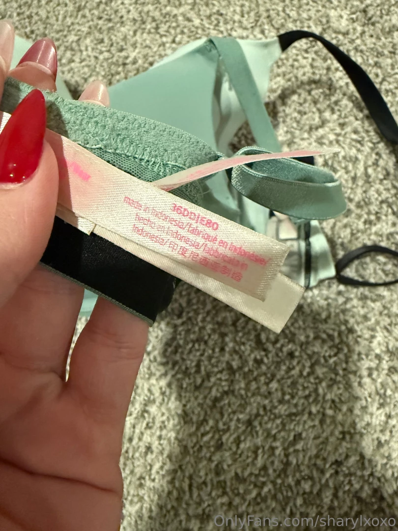 Are you guys ready for a try on haul of me trying on my old 36 dd bras 