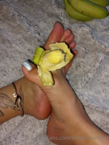 I am a giantess look how small bananas look comparing to my feet you part 5