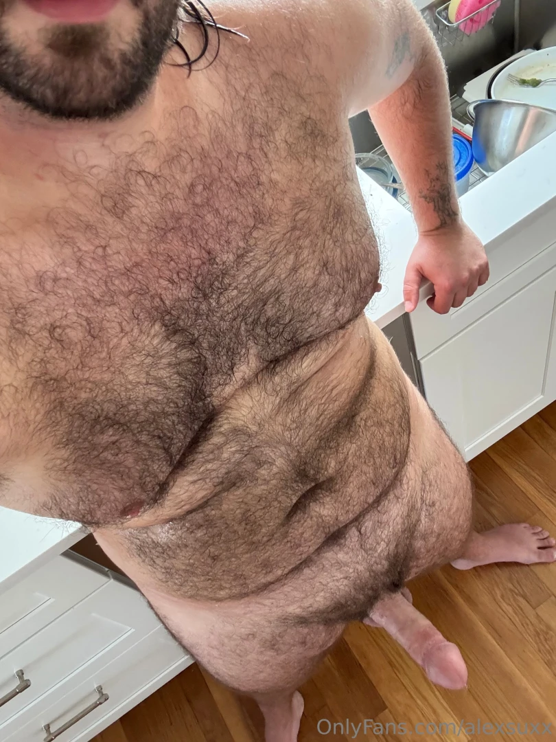 Have a thing for hairy sweaty boys took these between sets while part 5 