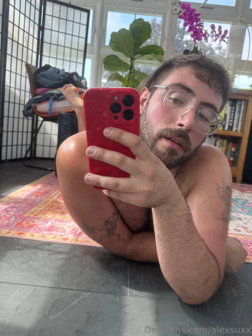 Have a thing for hairy sweaty boys took these between sets while part 1 