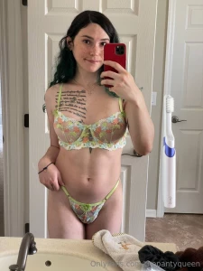 Trans girl eevee_bee fucks her girlfriend every day on live stream for part 1