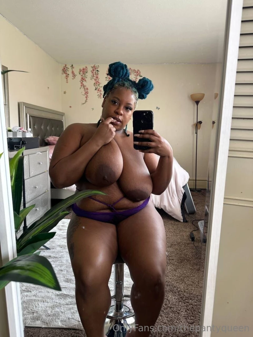 Ebony bbw w size g tits she made her page free for the first 10 subs 