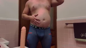 The more weight this top puts on the more he wants a feeder to come