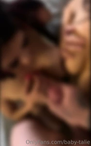 Threesome blowjob ending in cumshot