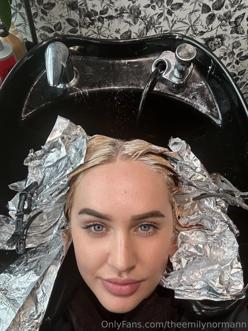 It was quiteeee the process getting that black hair dye out of my head part 1 