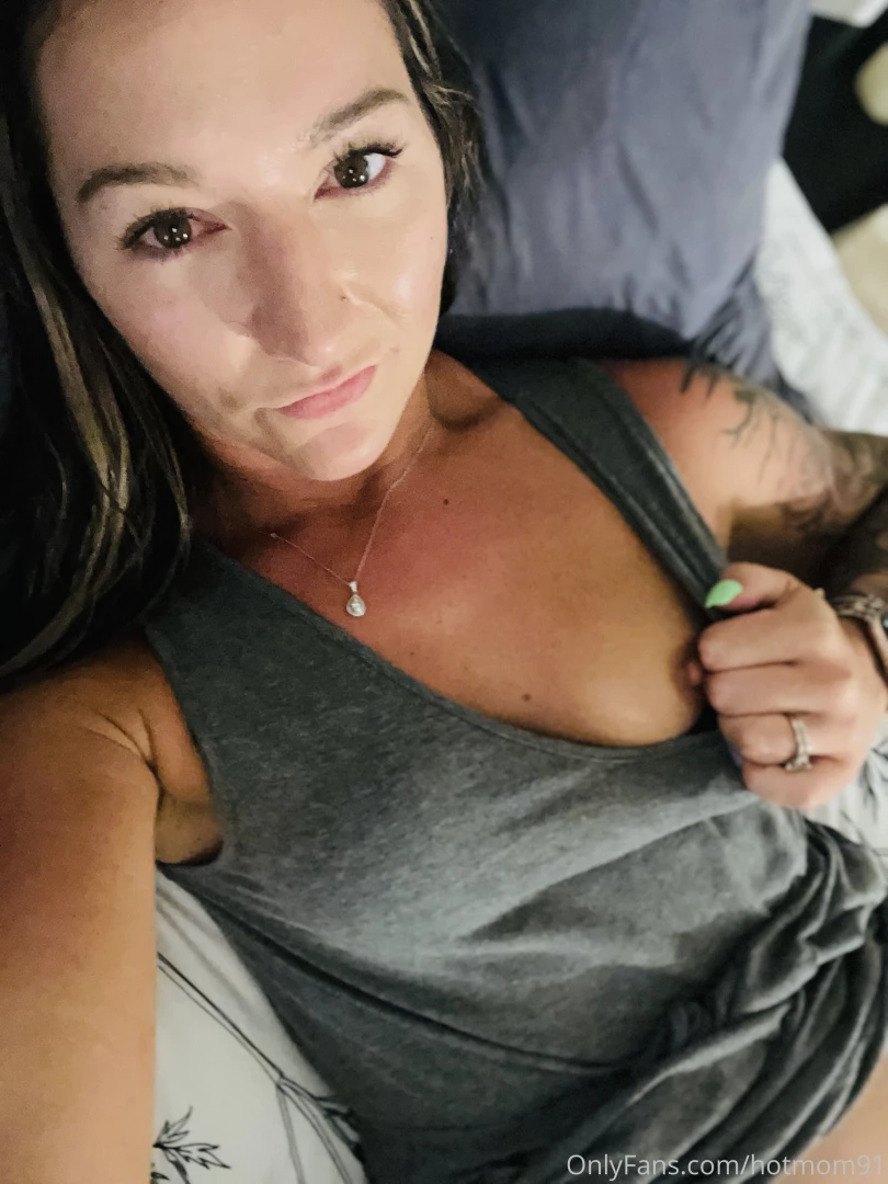 Omg i am so horny right now i really need one of you guys in my inbox 